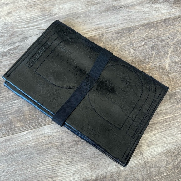 BCBGMAXAZRIA Black Tri-Fold Faux Leather Clutch/Pouch - Y2K Style - Picture 13 of 13